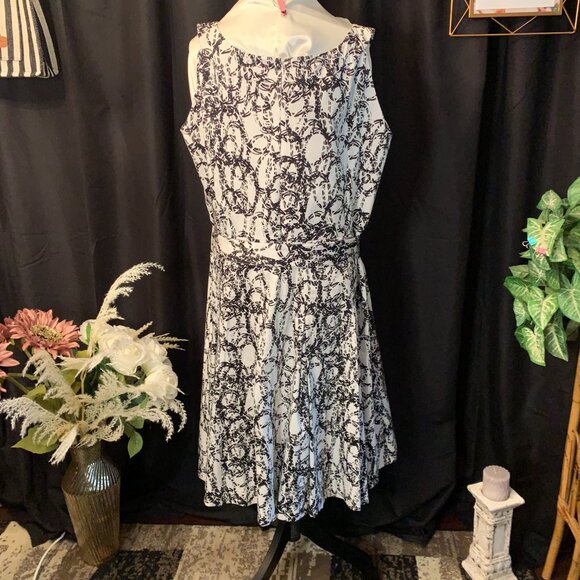 Calvin Klein Black and White Midi Dress - Picture 3 of 9